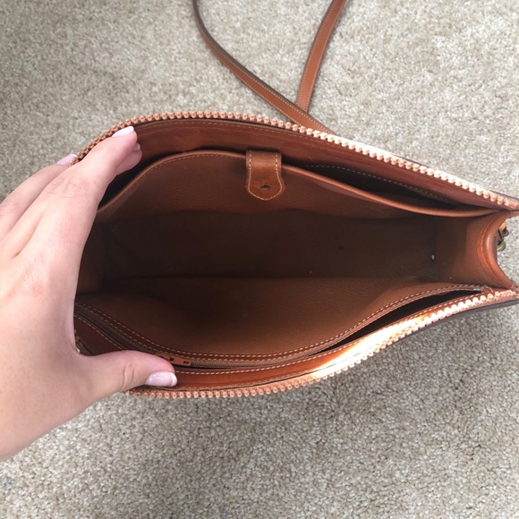 dooney and bourke bag - Picture 3 of 6